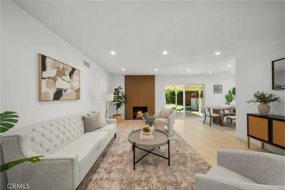16507 Calahan North Hills, CA 91343