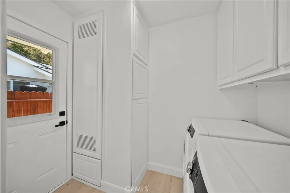 16507 Calahan North Hills, CA 91343