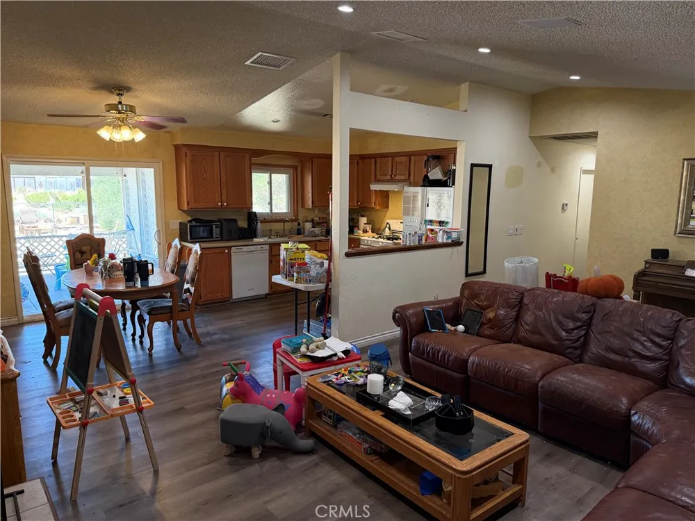 11540 E Avenue R2 Littlerock, CA 93543