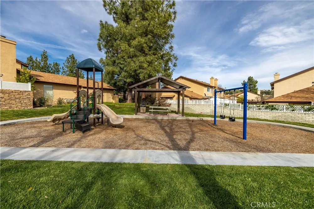 22839 Banyan #332 Saugus, CA 91390