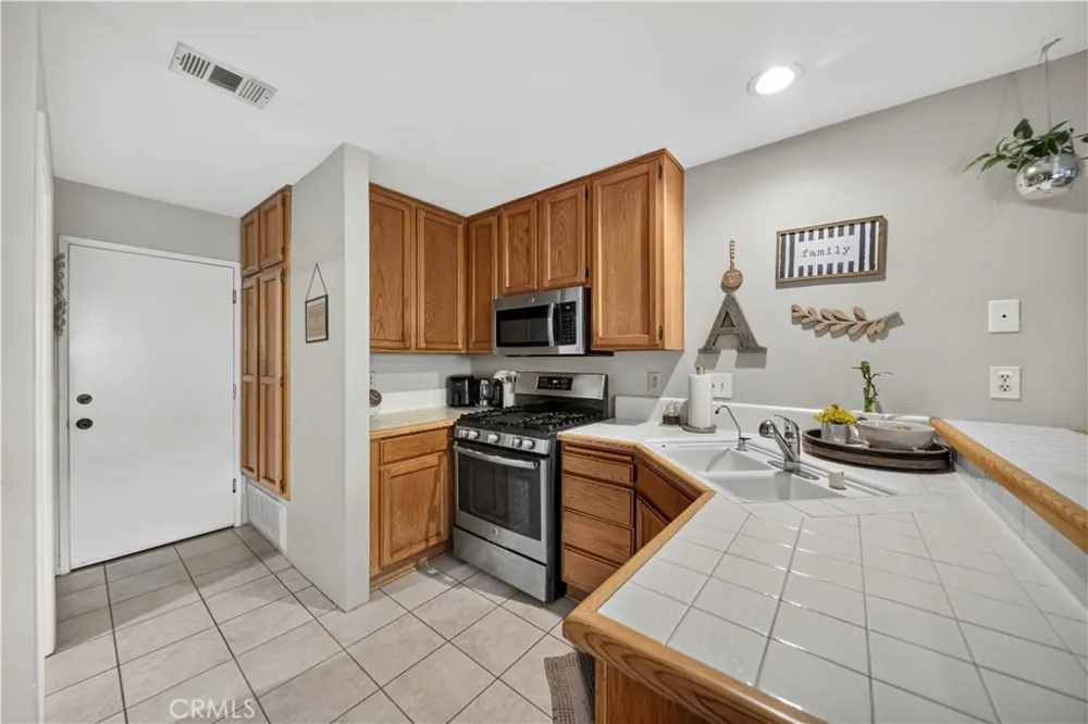 22839 Banyan #332 Saugus, CA 91390