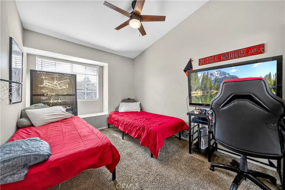 22839 Banyan #332 Saugus, CA 91390