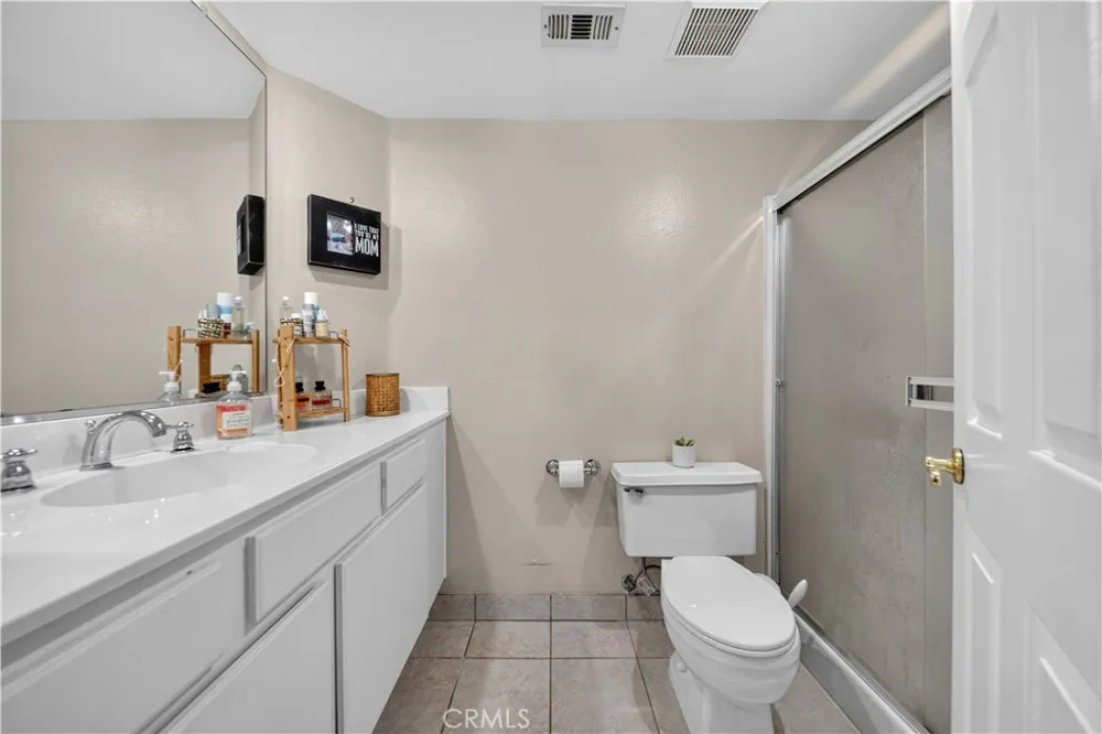 22839 Banyan #332 Saugus, CA 91390