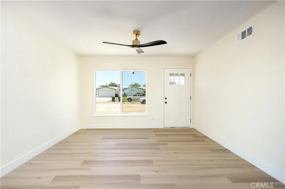 339 E Kildare Street Lancaster, CA 93535