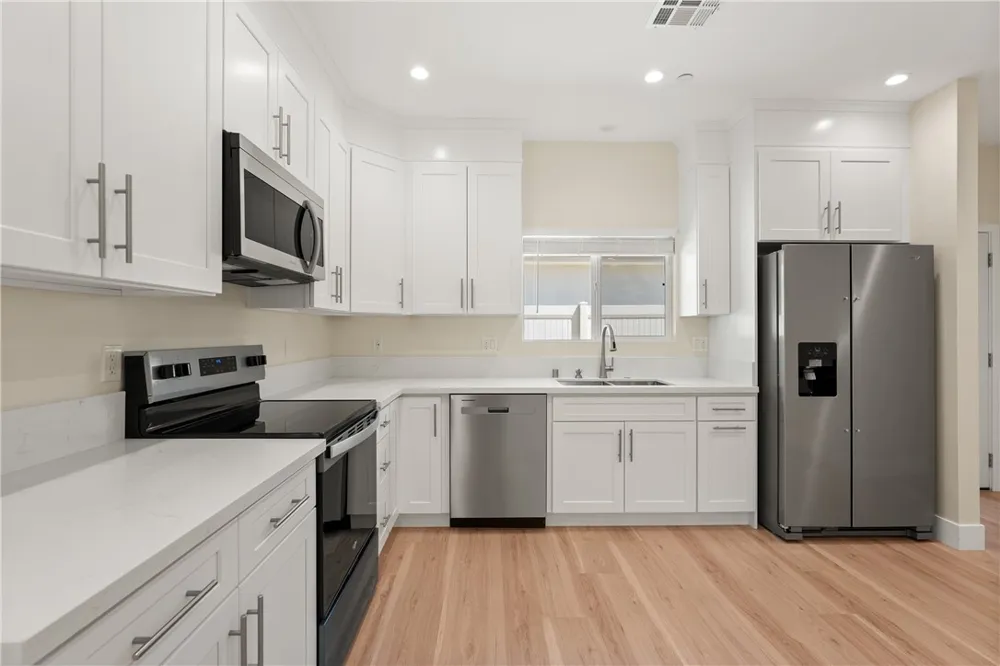 14924 Kittridge St Van Nuys, CA 91405