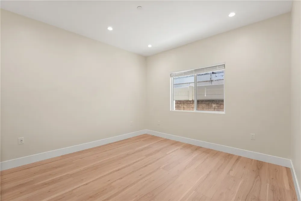 14924 Kittridge St Van Nuys, CA 91405
