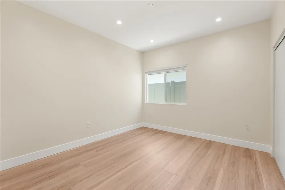 14924 Kittridge St Van Nuys, CA 91405