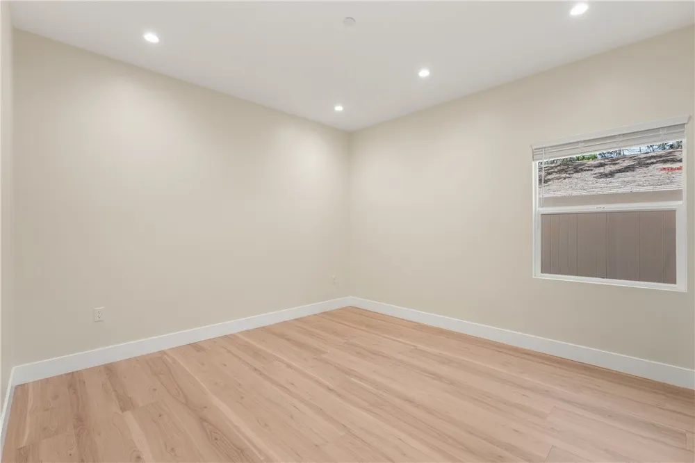 14924 Kittridge St Van Nuys, CA 91405
