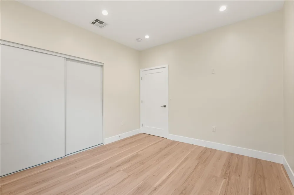 14924 Kittridge St Van Nuys, CA 91405