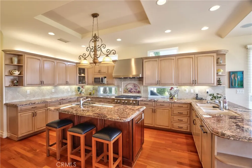 38385 Rock Creek Temecula, CA 92592