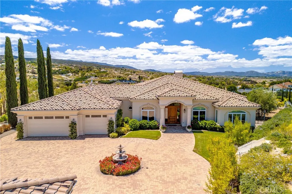 38385 Rock Creek Temecula, CA 92592
