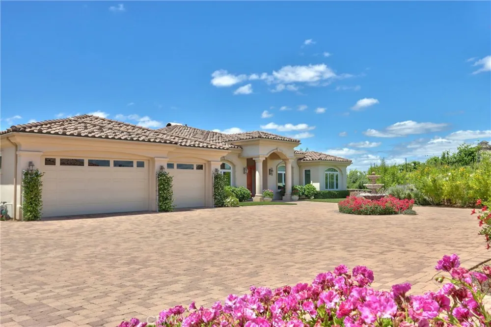 38385 Rock Creek Temecula, CA 92592