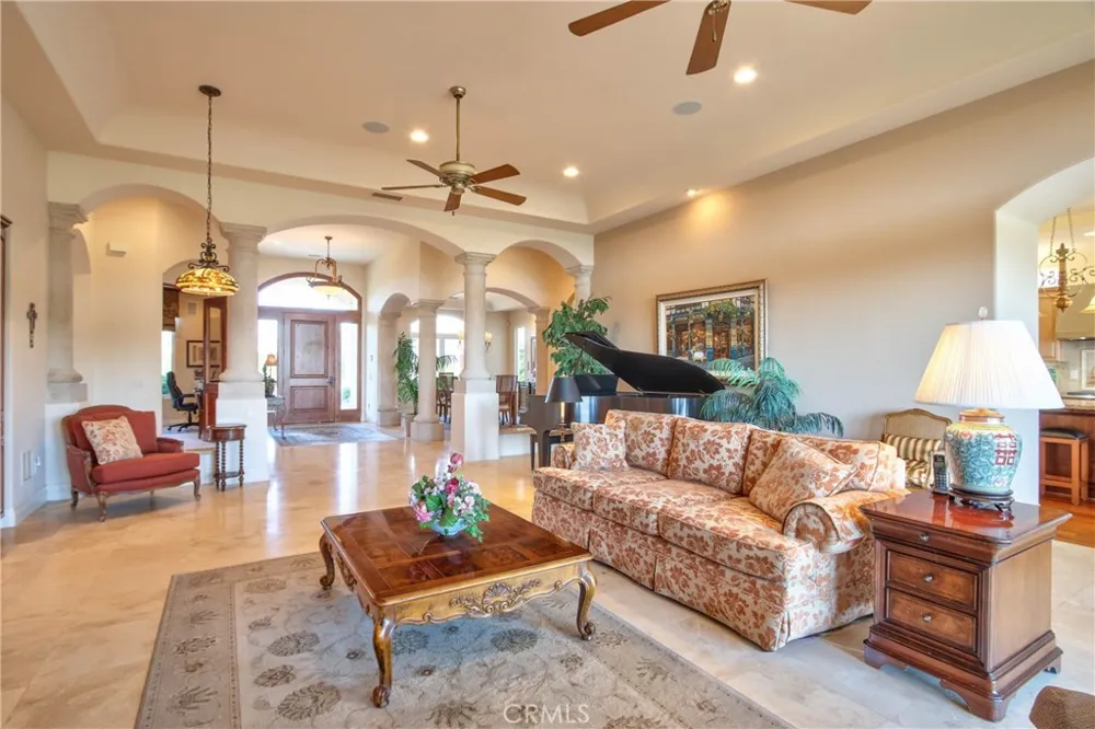 38385 Rock Creek Temecula, CA 92592