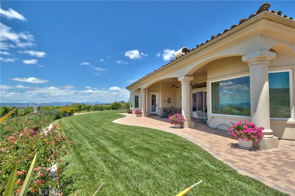 38385 Rock Creek Temecula, CA 92592