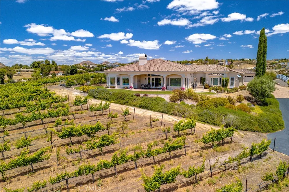 38385 Rock Creek Temecula, CA 92592