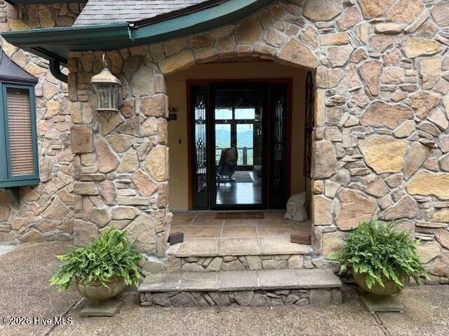 39 Cheoah Trail Lake Santeetlah, NC 28771
