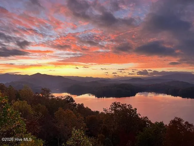 39 Cheoah Trail Lake Santeetlah, NC 28771