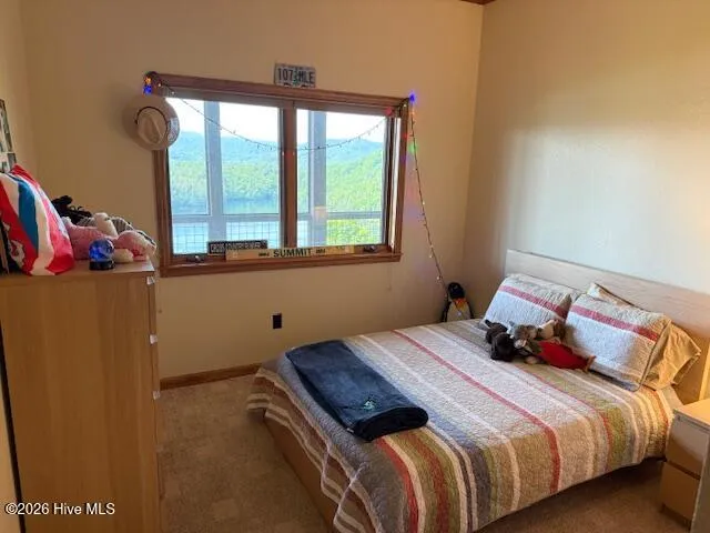 39 Cheoah Trail Lake Santeetlah, NC 28771