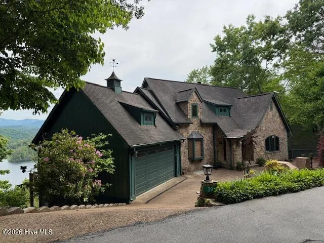 39 Cheoah Trail Lake Santeetlah, NC 28771