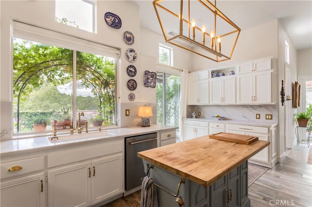 37849 Bear View Circle Murrieta, CA 92562