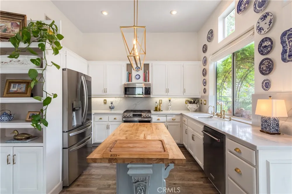37849 Bear View Circle Murrieta, CA 92562