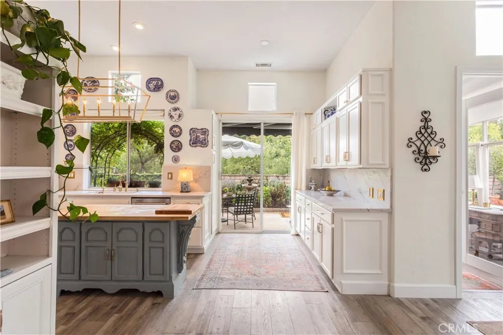 37849 Bear View Circle Murrieta, CA 92562