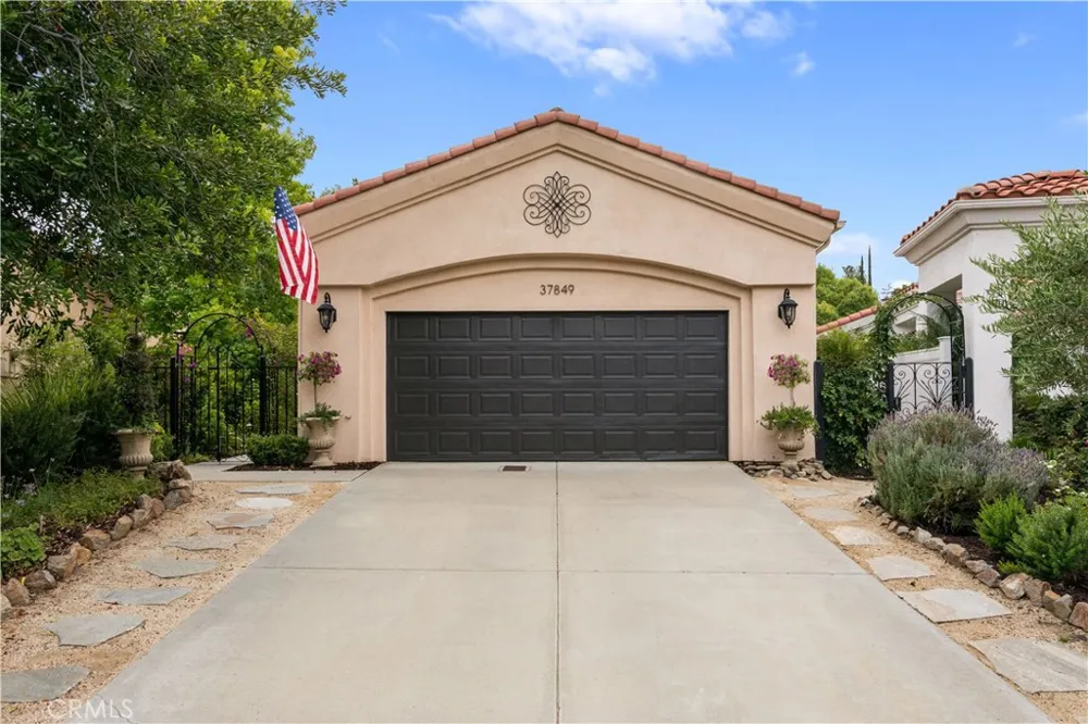 37849 Bear View Circle Murrieta, CA 92562