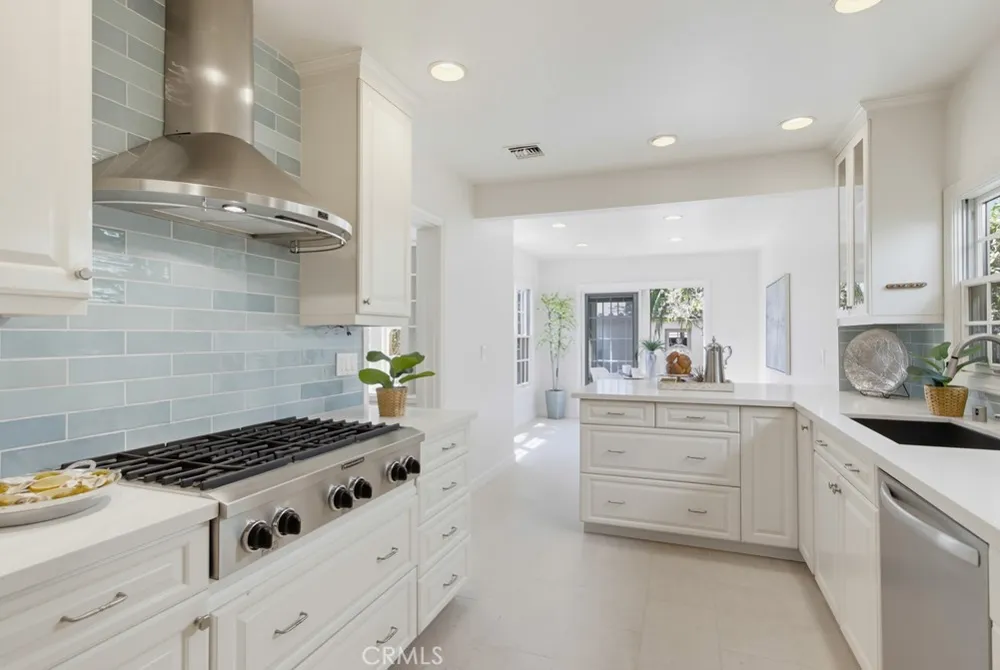 234 H Coronado, CA 92118