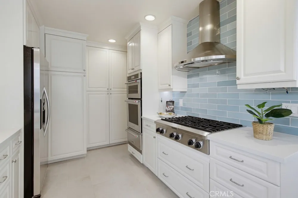 234 H Coronado, CA 92118