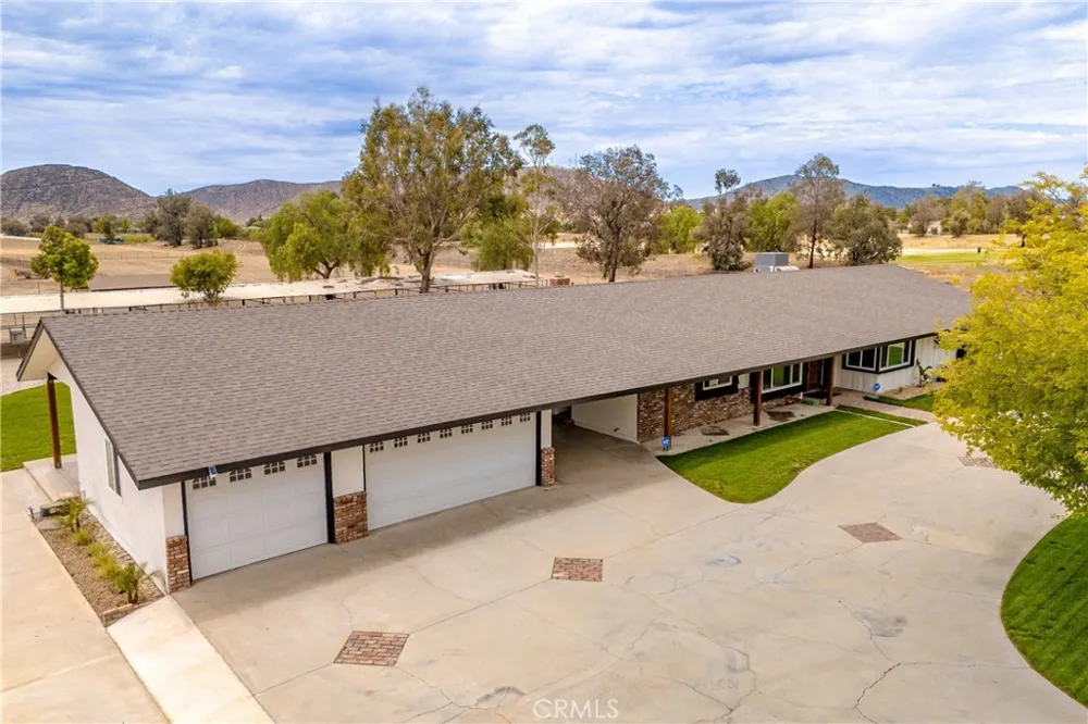 6905 W Devonshire Hemet, CA 92545