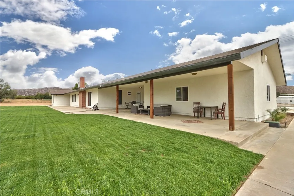 6905 W Devonshire Hemet, CA 92545