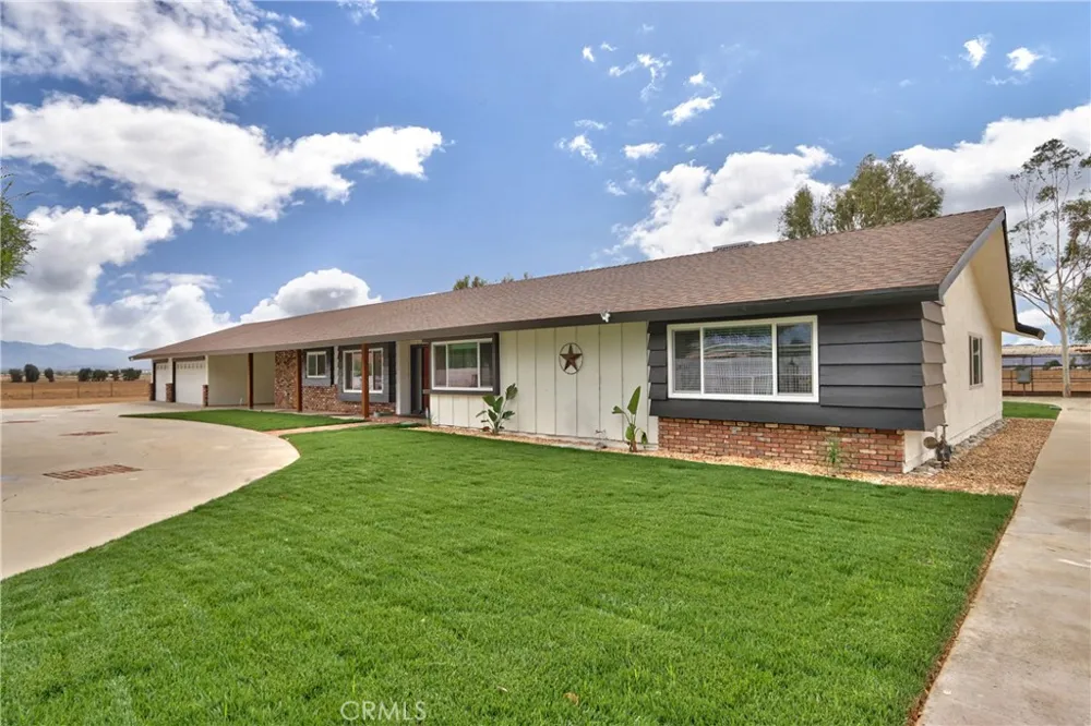 6905 W Devonshire Hemet, CA 92545