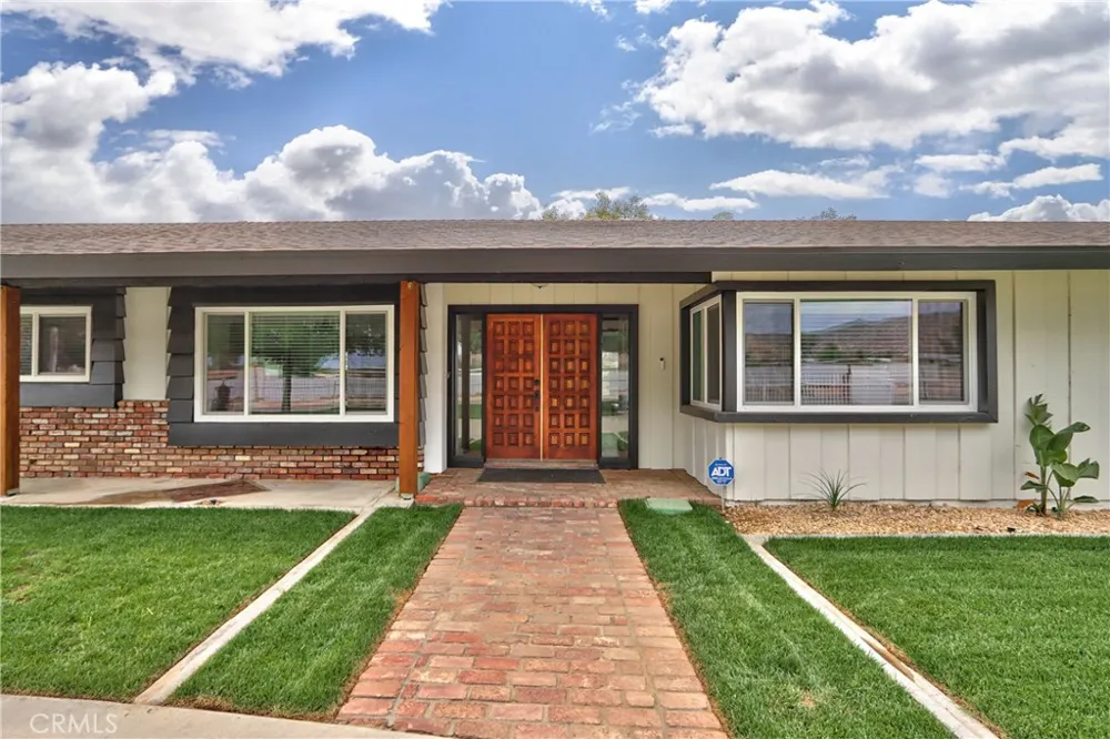 6905 W Devonshire Hemet, CA 92545