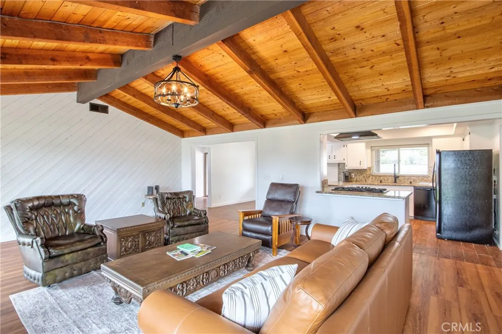 6905 W Devonshire Hemet, CA 92545