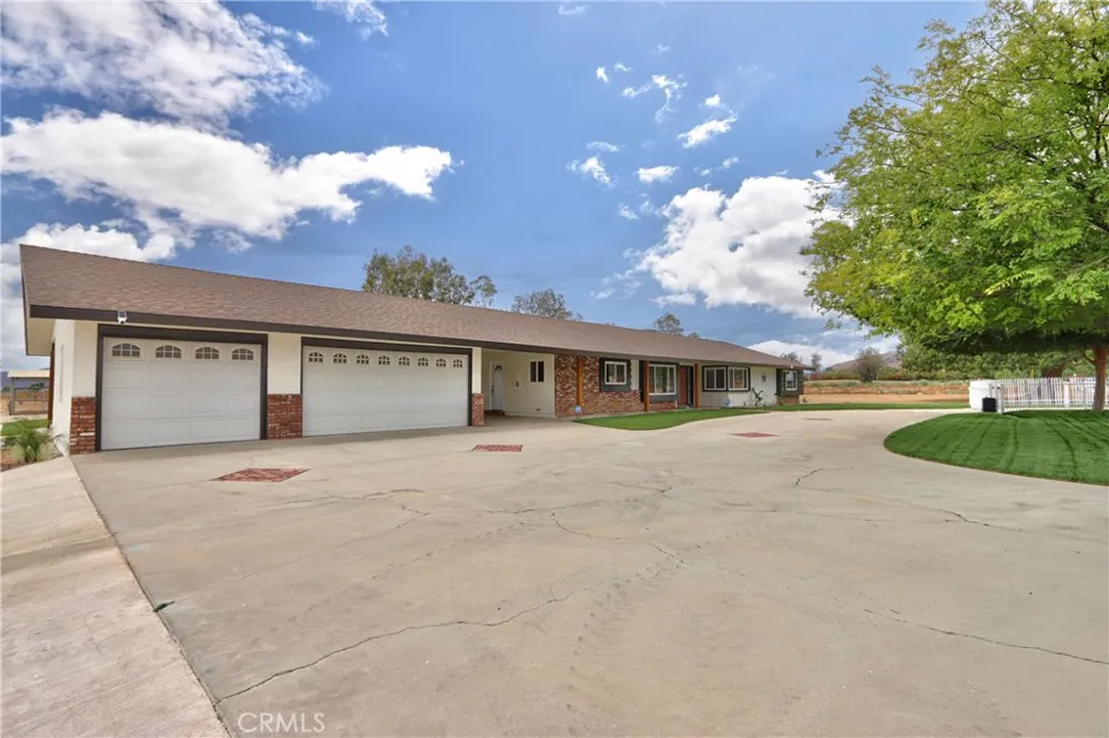 6905 W Devonshire Hemet, CA 92545
