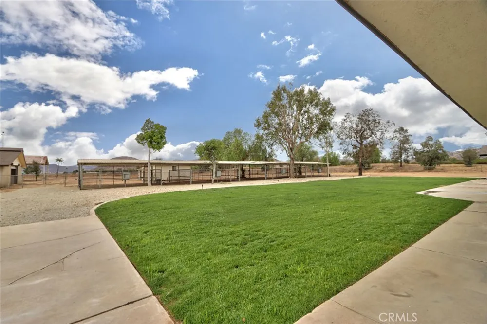 6905 W Devonshire Hemet, CA 92545