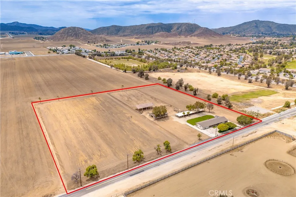 6905 W Devonshire Hemet, CA 92545