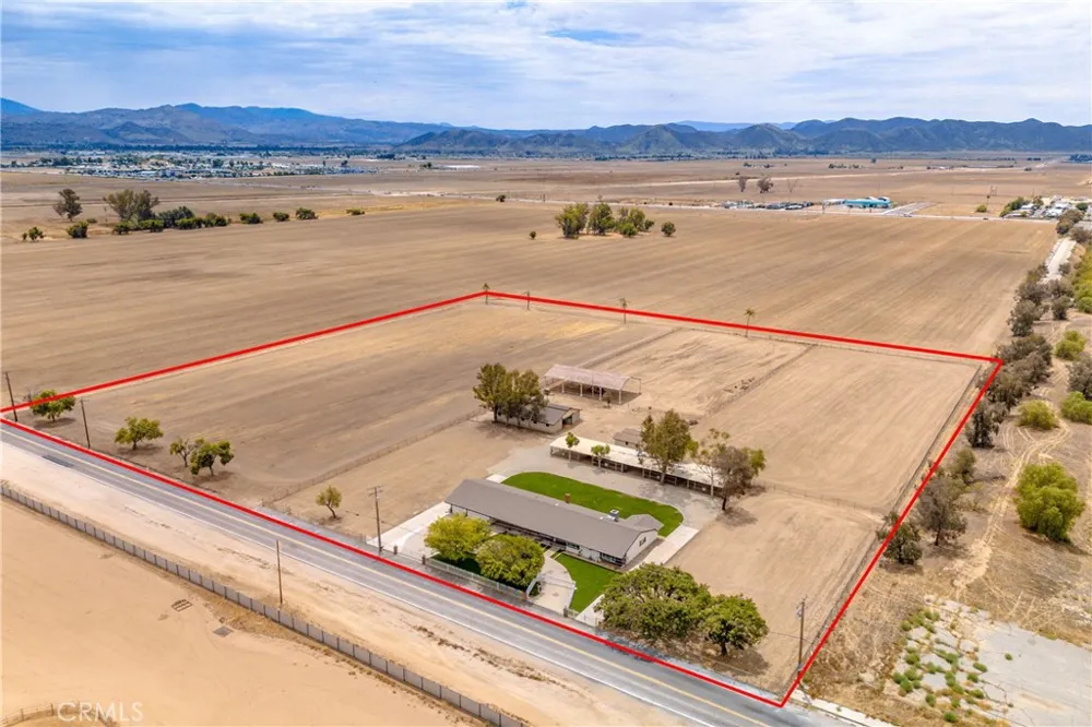 6905 W Devonshire Hemet, CA 92545