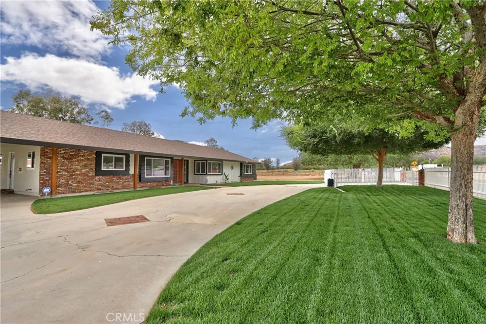 6905 W Devonshire Hemet, CA 92545