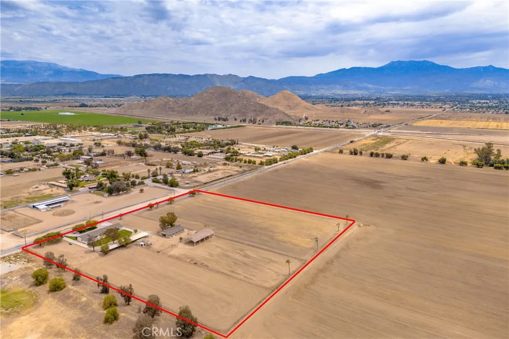 6905 W Devonshire Hemet, CA 92545