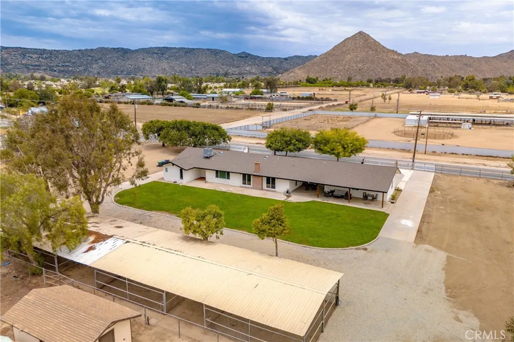 6905 W Devonshire Hemet, CA 92545