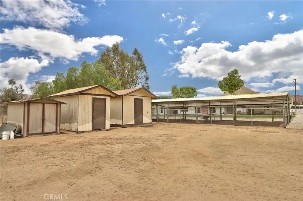 6905 W Devonshire Hemet, CA 92545