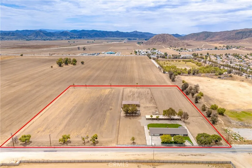 6905 W Devonshire Hemet, CA 92545