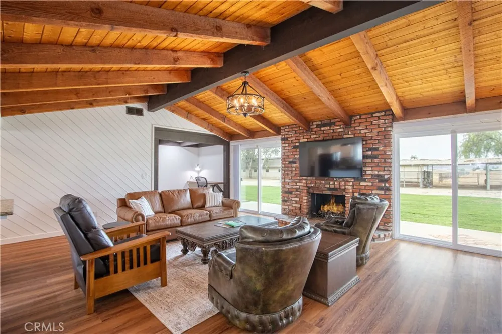 6905 W Devonshire Hemet, CA 92545