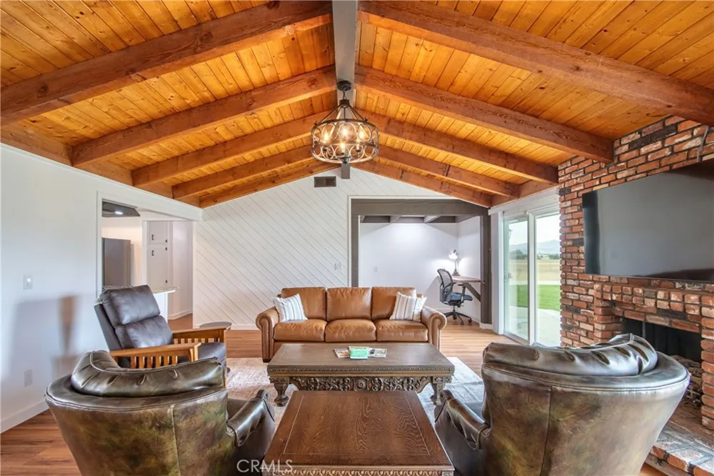 6905 W Devonshire Hemet, CA 92545