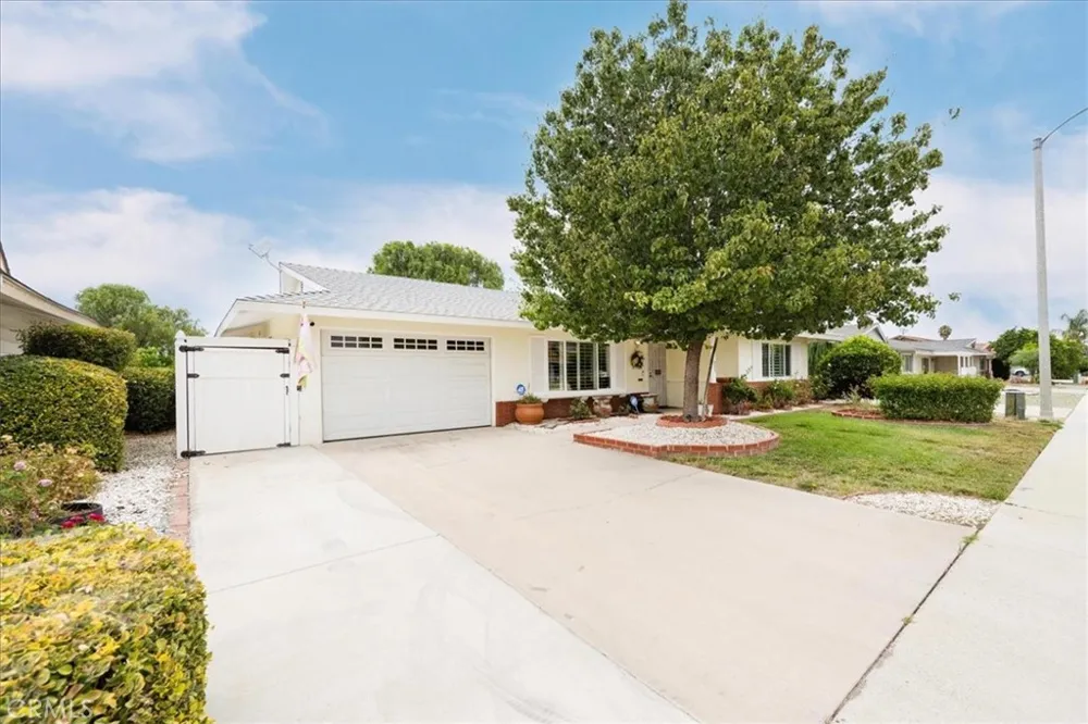 451 Olympia Hemet, CA 92543