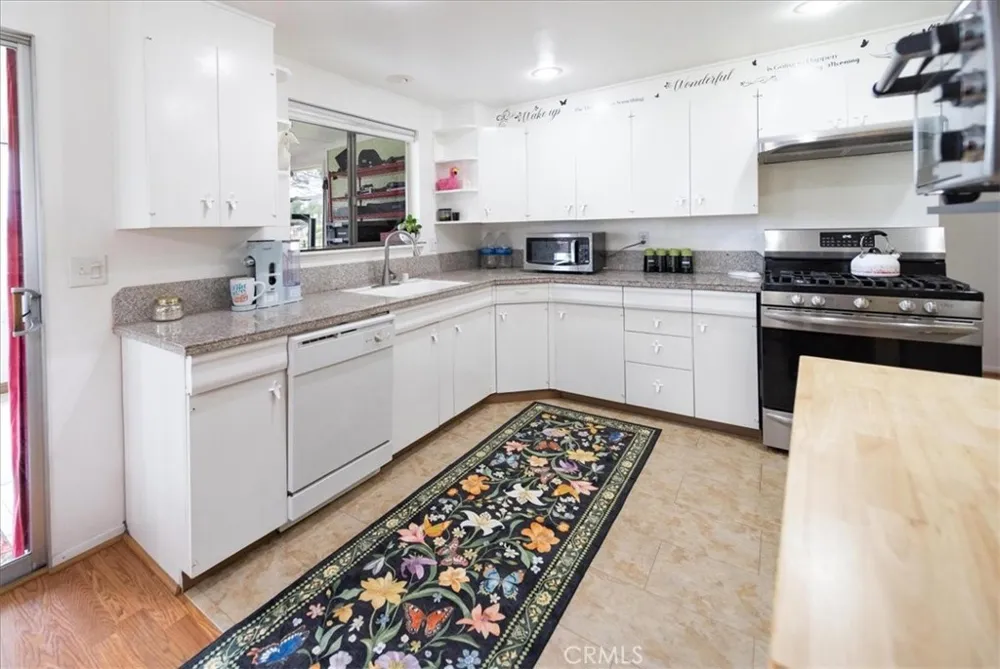 451 Olympia Hemet, CA 92543