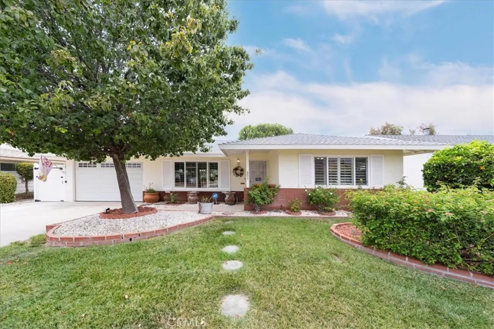 451 Olympia Hemet, CA 92543