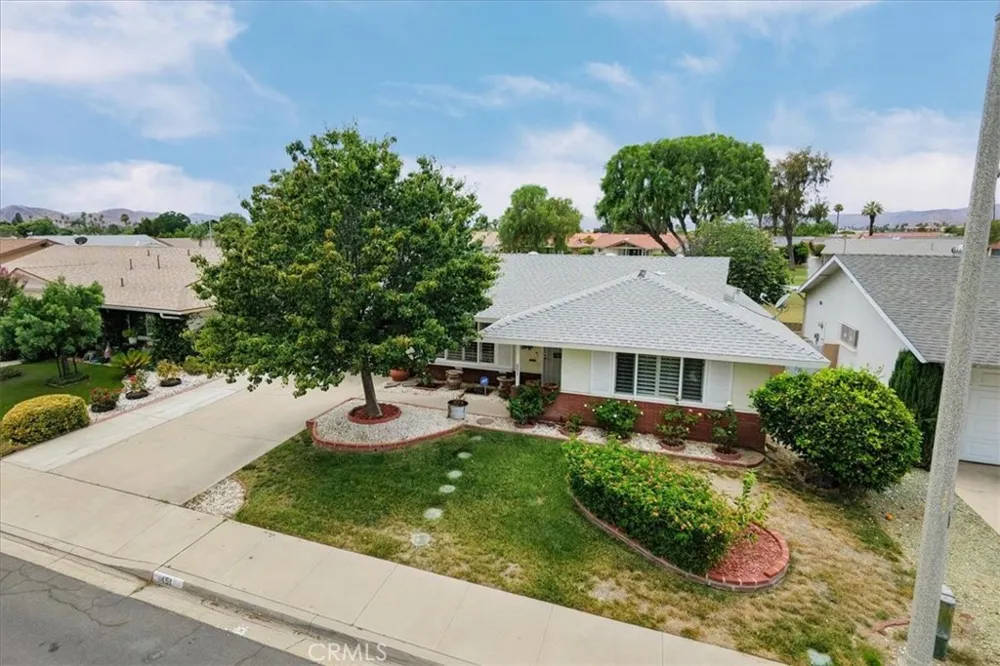 451 Olympia Hemet, CA 92543