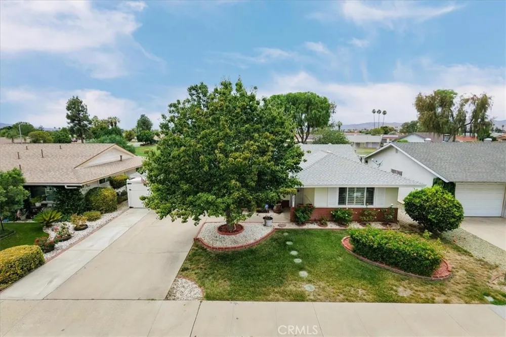 451 Olympia Hemet, CA 92543